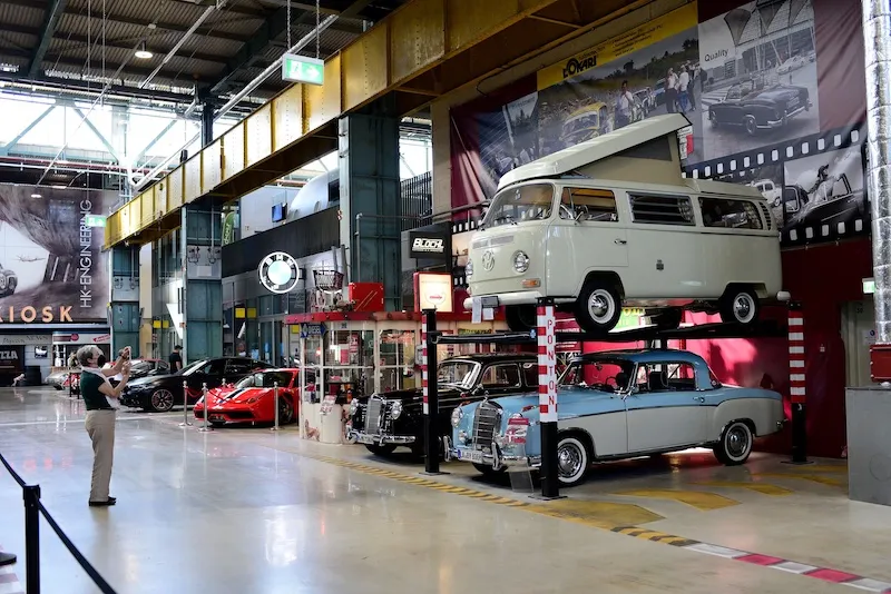 motor world image