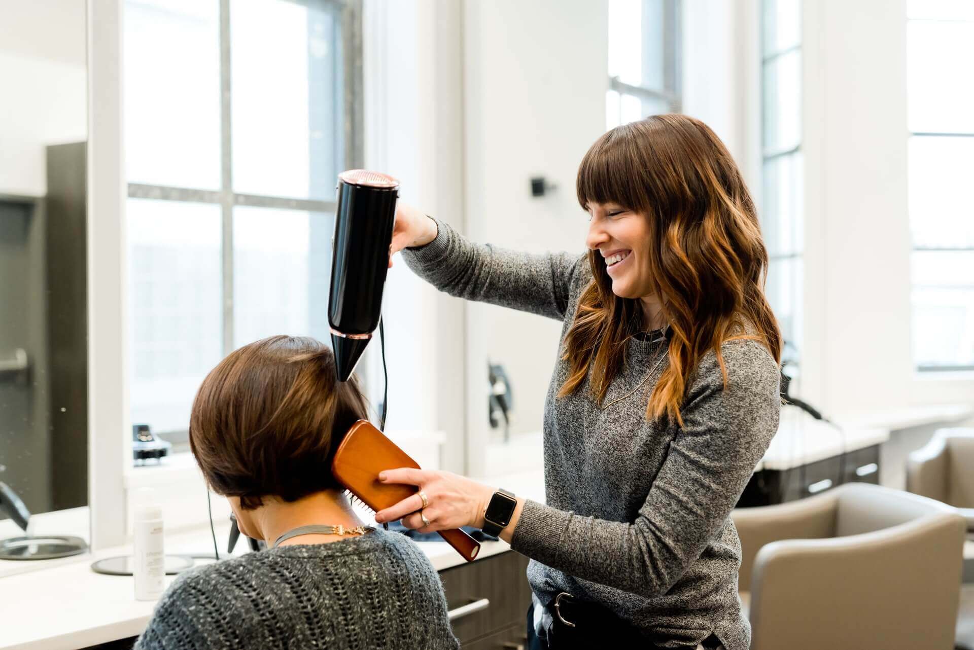 Hairdresser in action