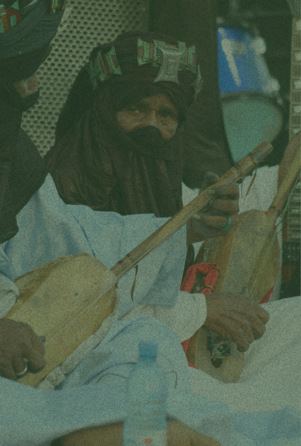 tuareg man playing music