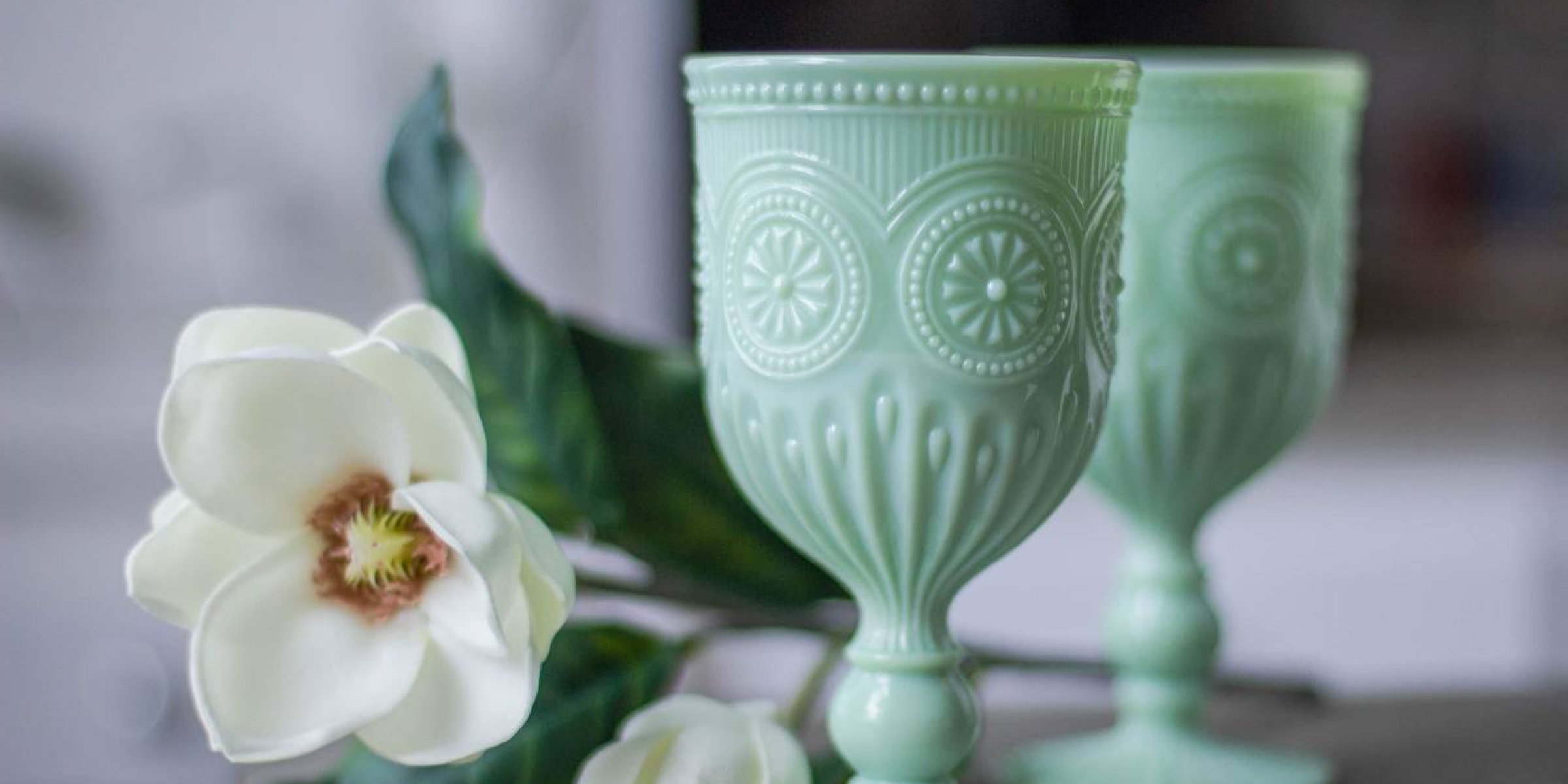 A nostalgic sunflower vintage style pattern. Each goblet is handmade individually. Add text here