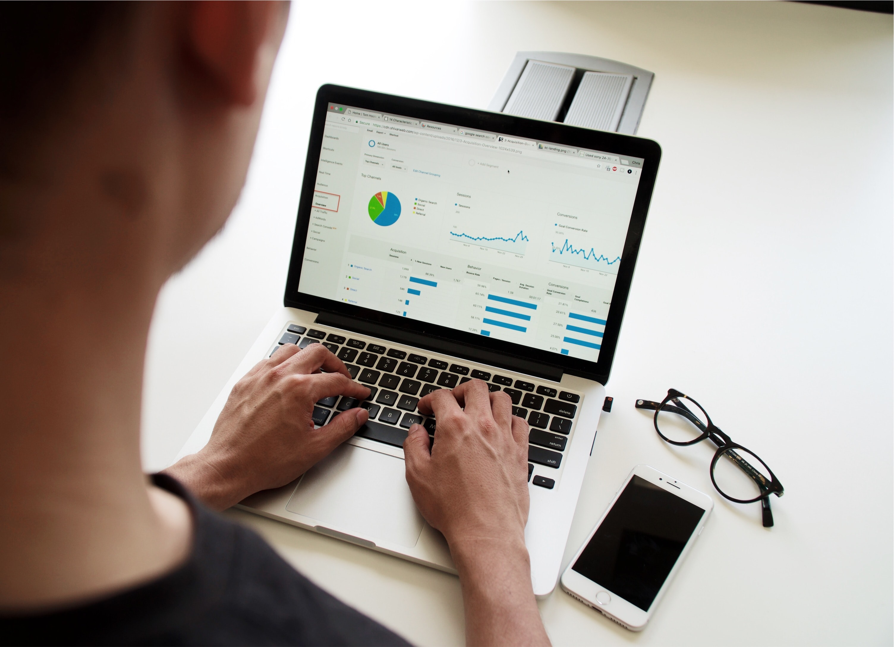 Using Search Console to Improve Your SEO Strategy — illustration
