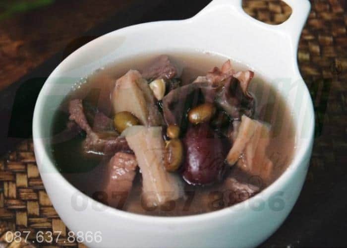 Trẻ bị mồ hôi trộm nên ăn gì? - Tim lợn hầm đậu đen