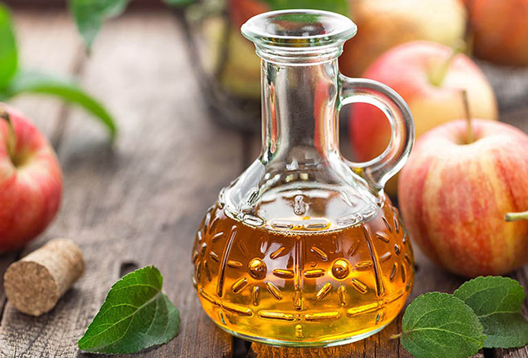 Sử dụng giấm táo là cách để hết bị nhiệt miệng