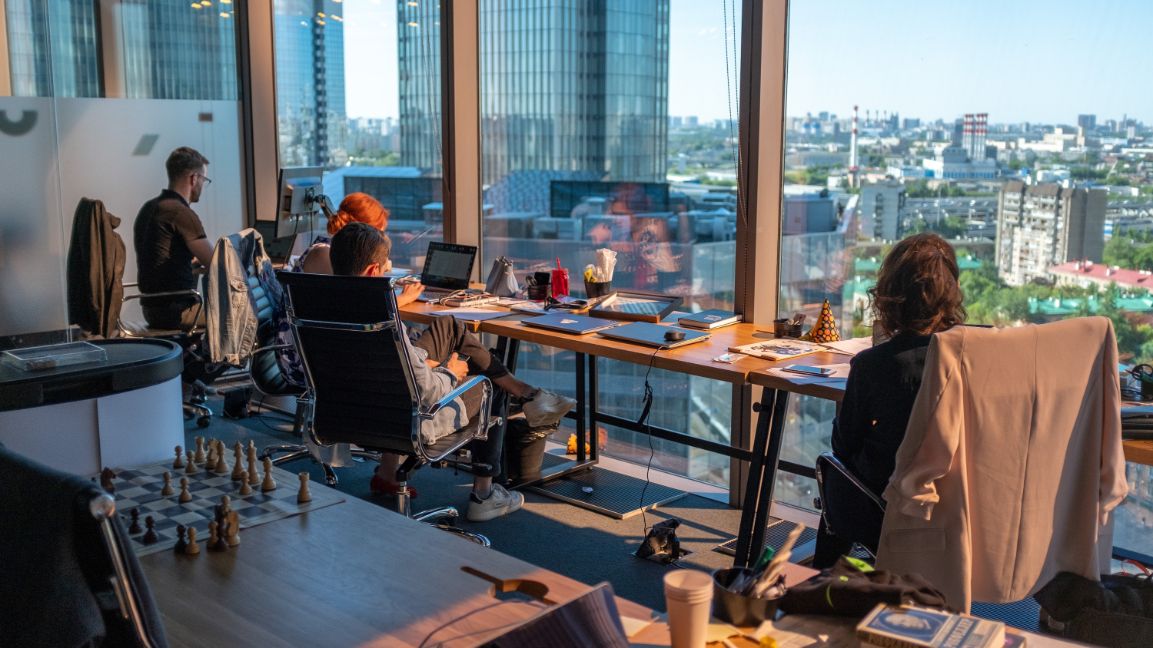 office-space-planning-deskbird