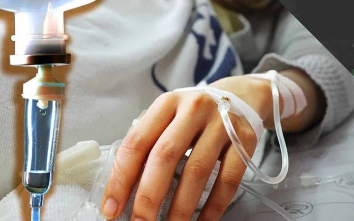 Cô gái 23 tuổi mắc ung thư dạ dày, hối hận vì thói quen ăn uống xấu mà dân văn phòng hay mắc phải - 1