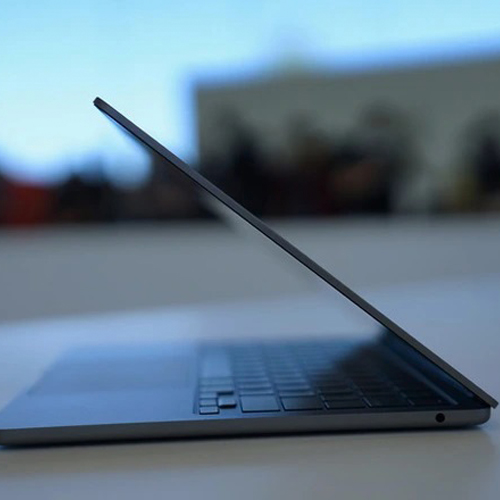 Địa chỉ mua Macbook Air M2 uy tín TPHCM