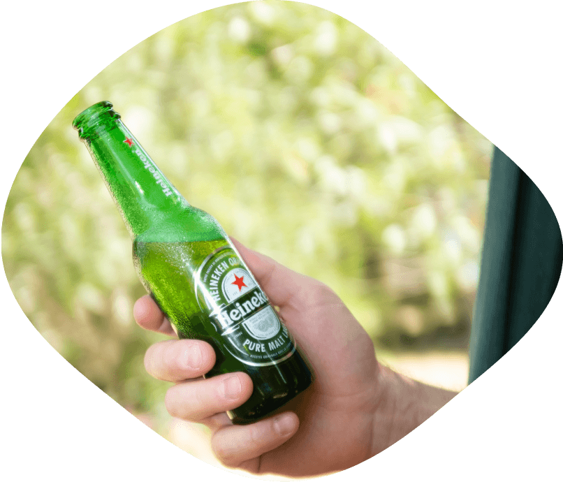 Photo d'une bouteille de heinekein en verre