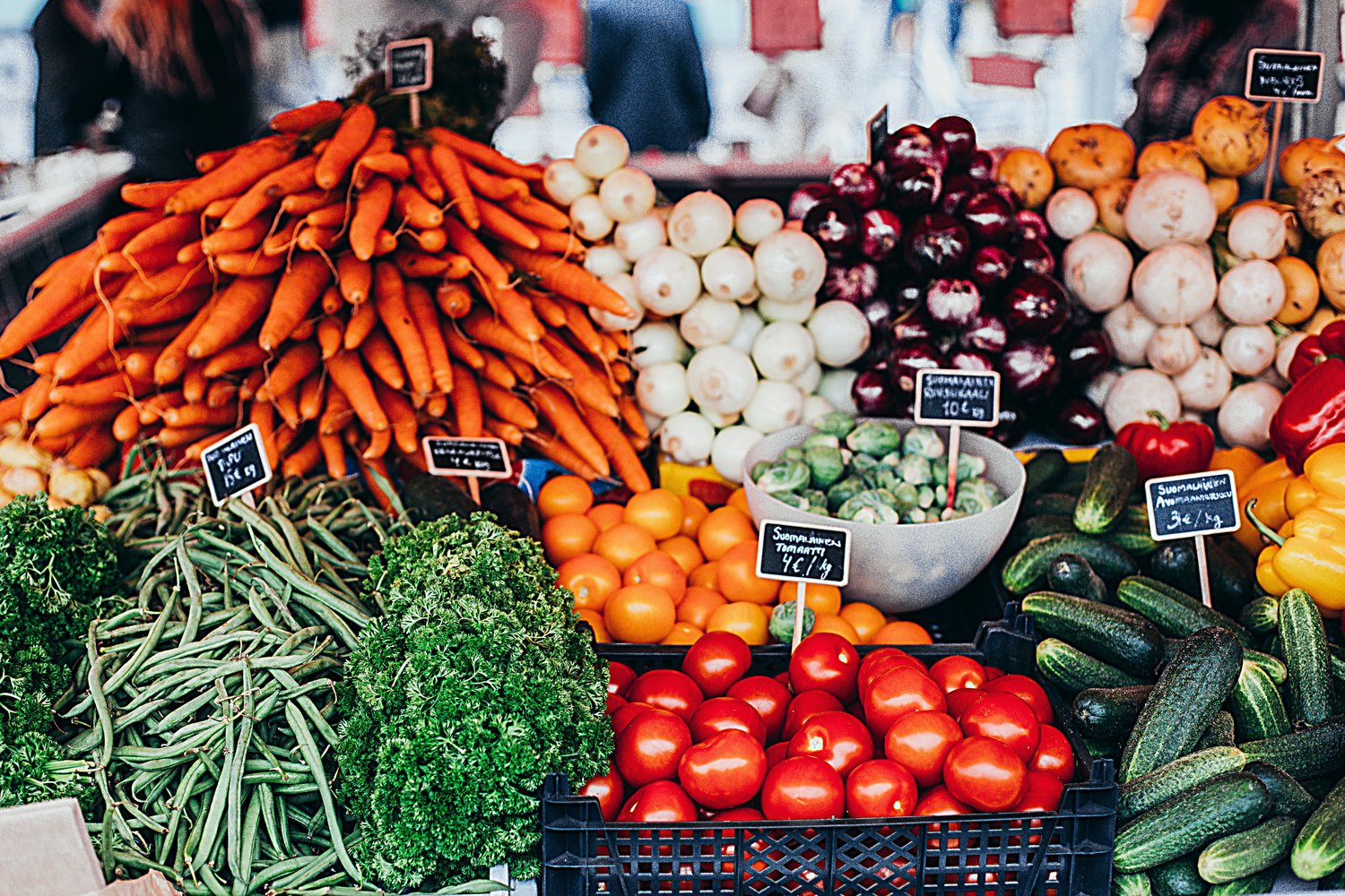 Vegetables keep you full without adding too many calories.