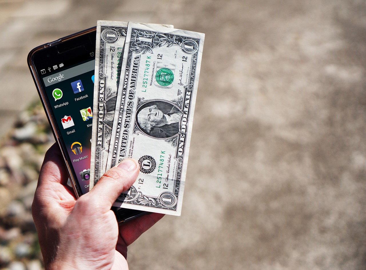 Best Money Transfer App for Sending Money between Friends, Family, and Businesses