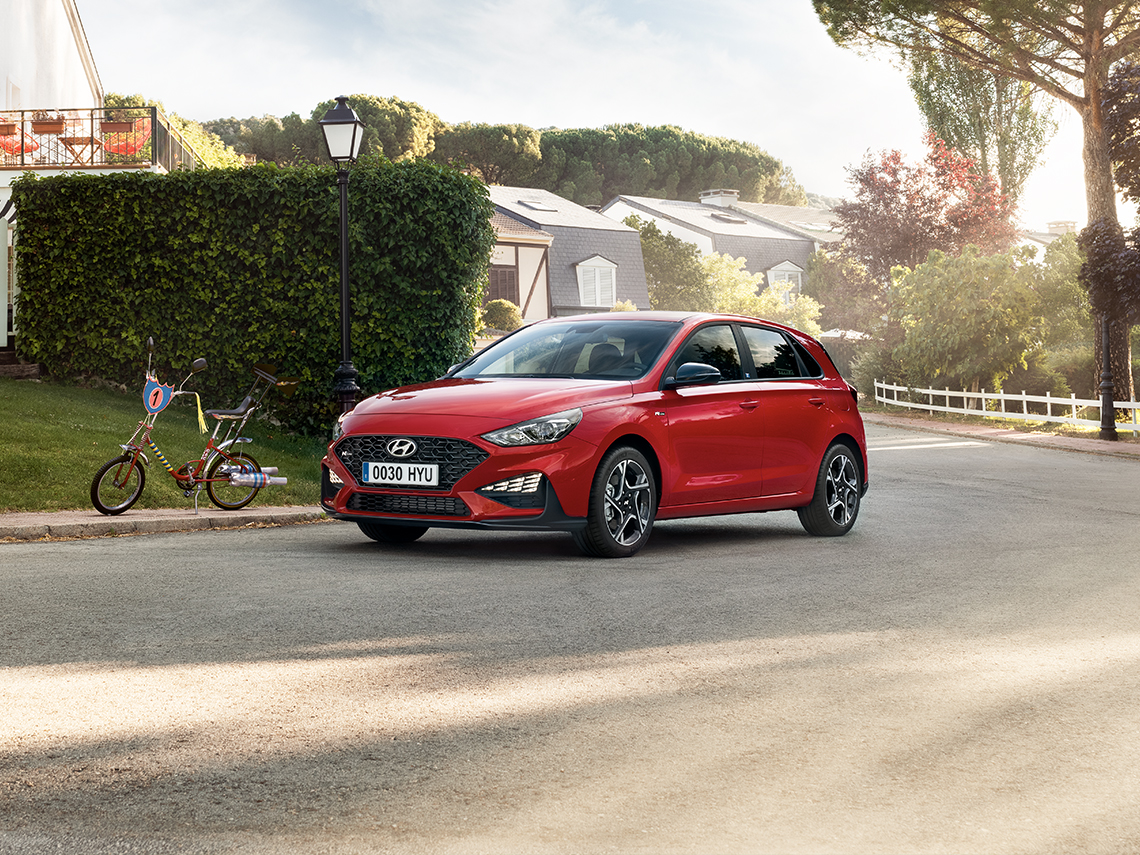 Hyundai cumple 30 años en España, y lo celebra con el novedoso
i30 N Line aniversario