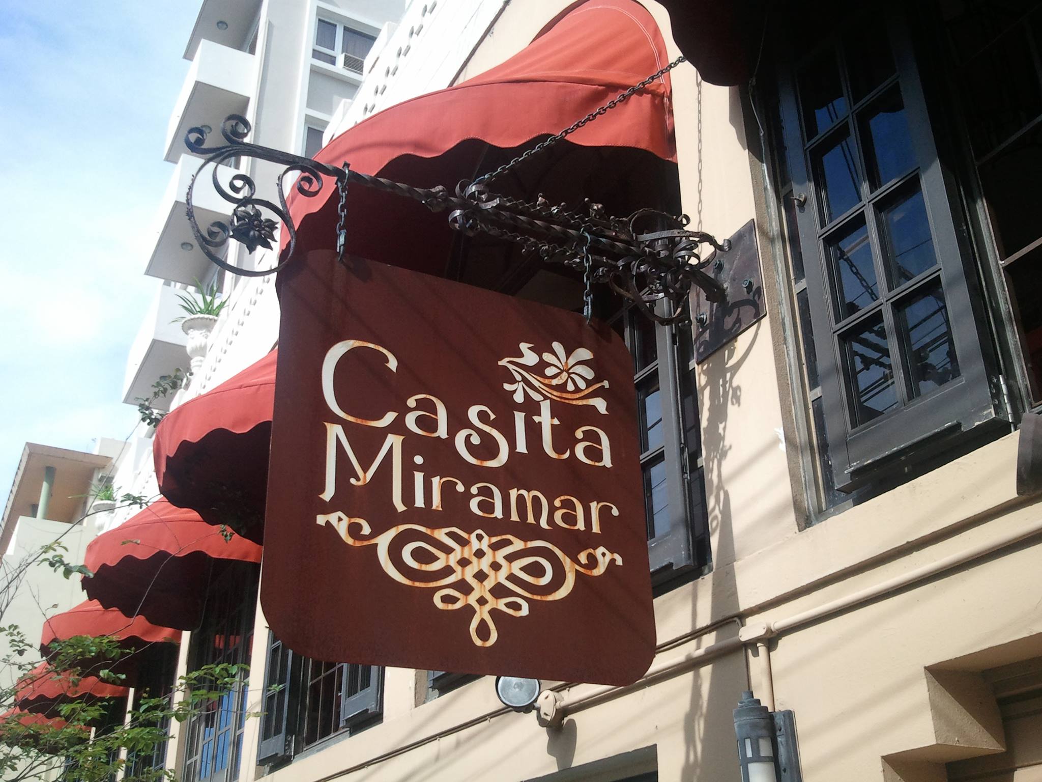 Casita Miramar Food & Drink in San Juan