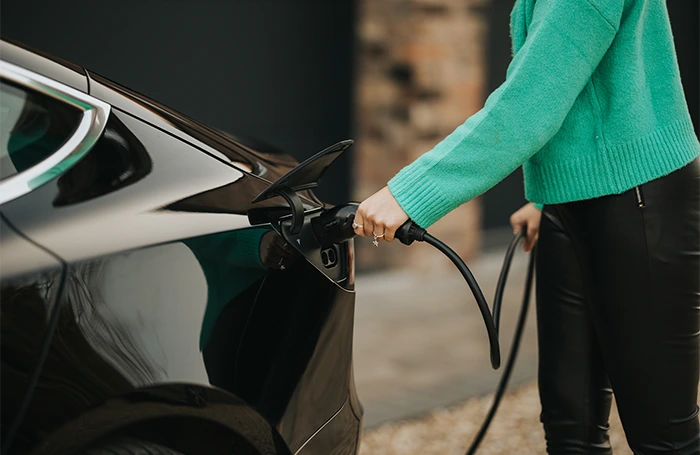 Slimme Zappi laadpaal thuis icm. Tesla model X