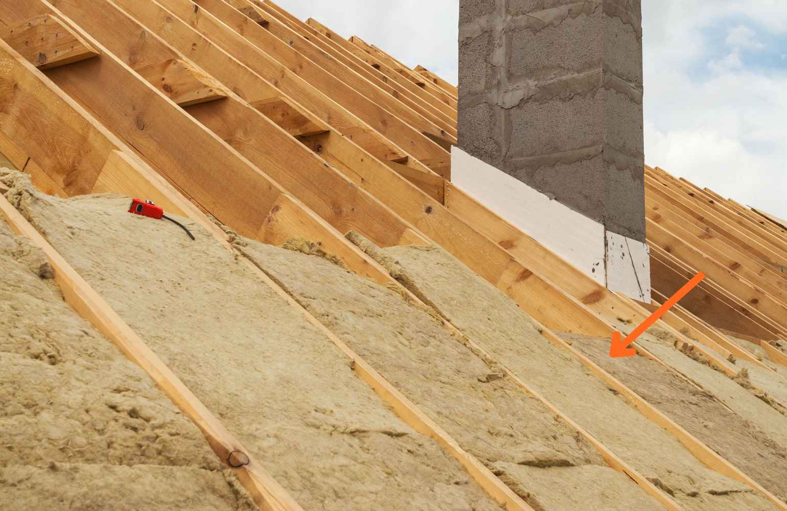 Dakisolatie vanaf de buitenzijde met mineraalwol