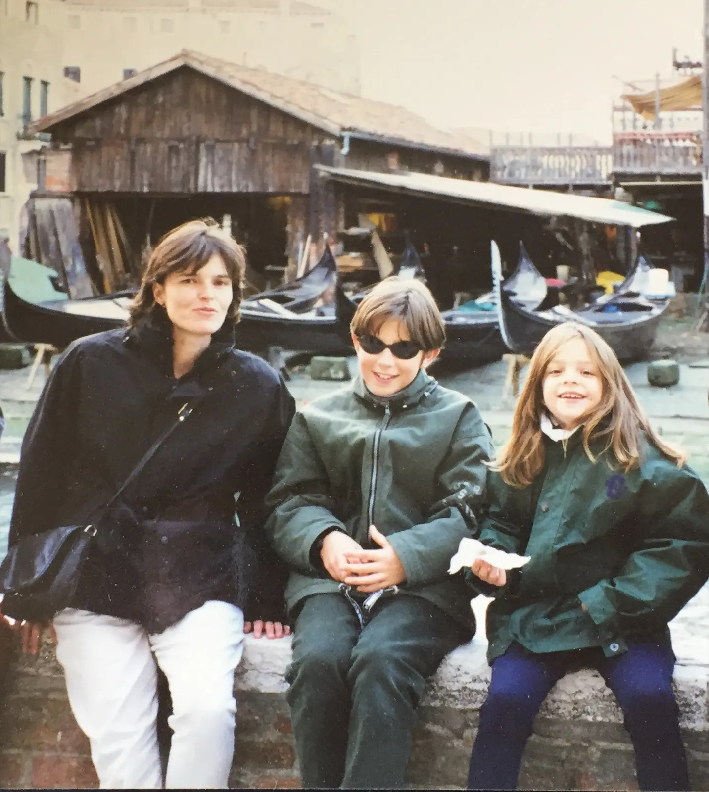 Marie-Claude Sawerschel et ses deux enfants