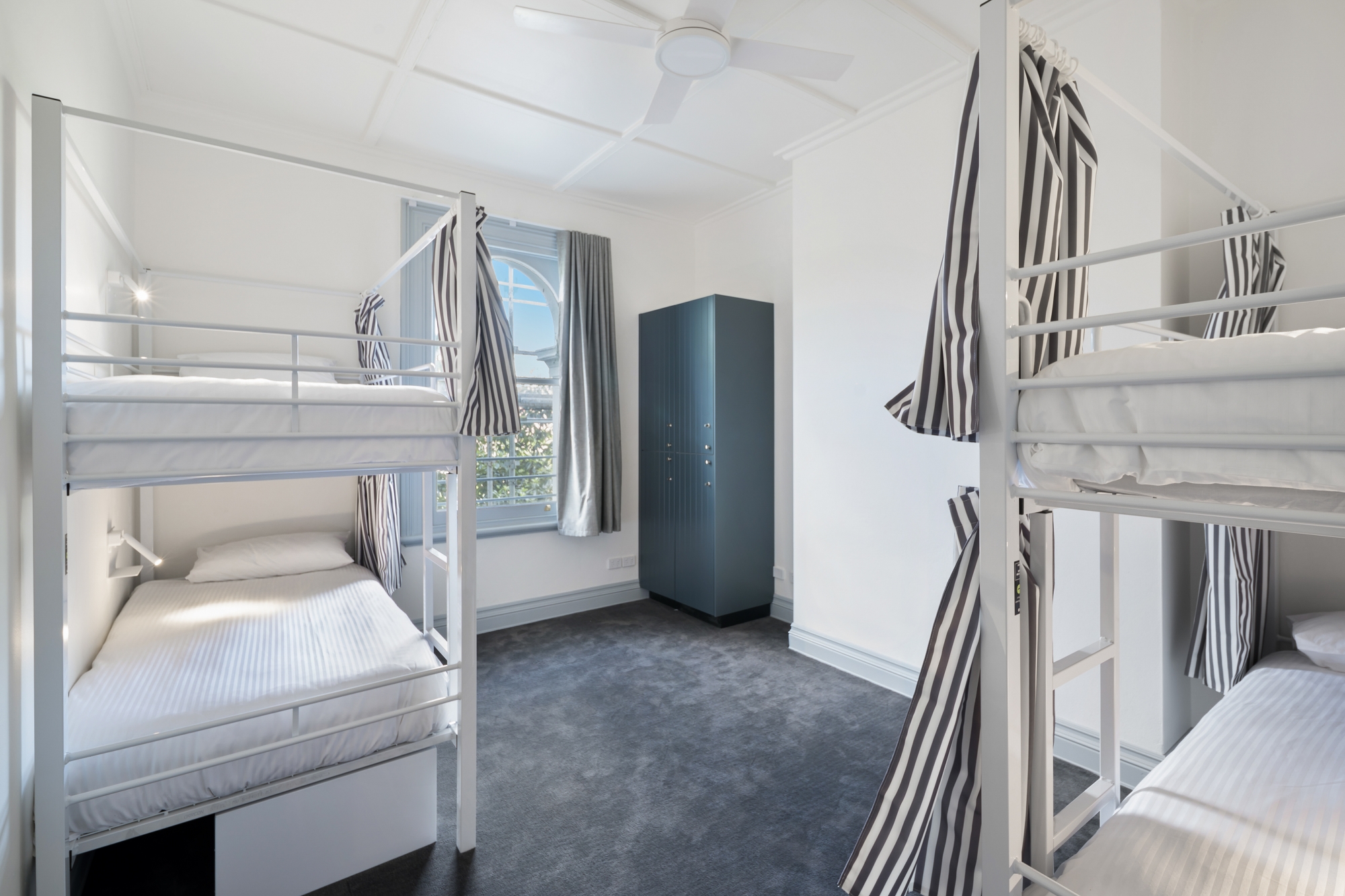 4 Bed Mixed Dorm The Pacific House Hostel Woolloomooloo, Sydney