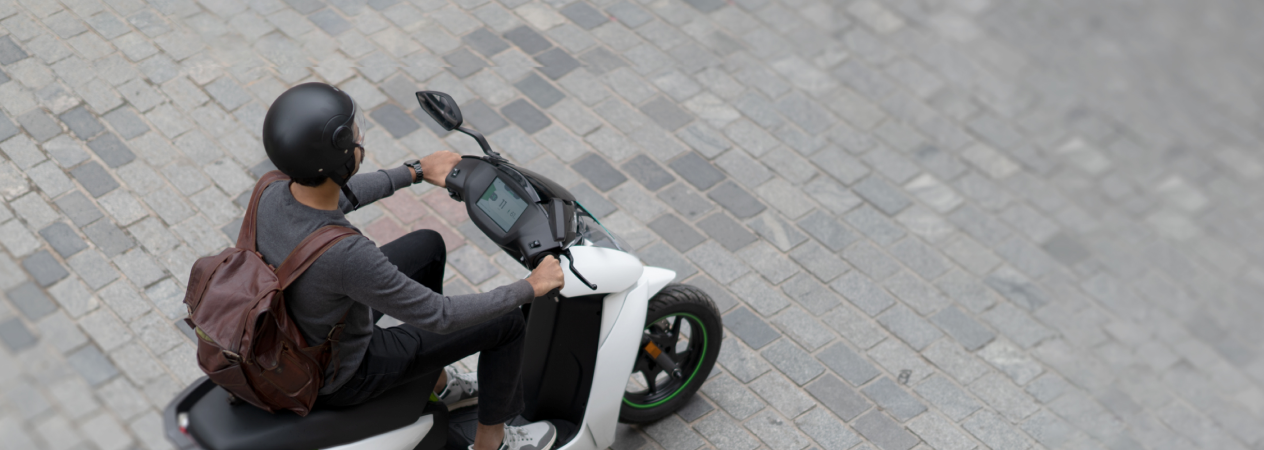 A youngster riding the Ather 450X on Indian roads
