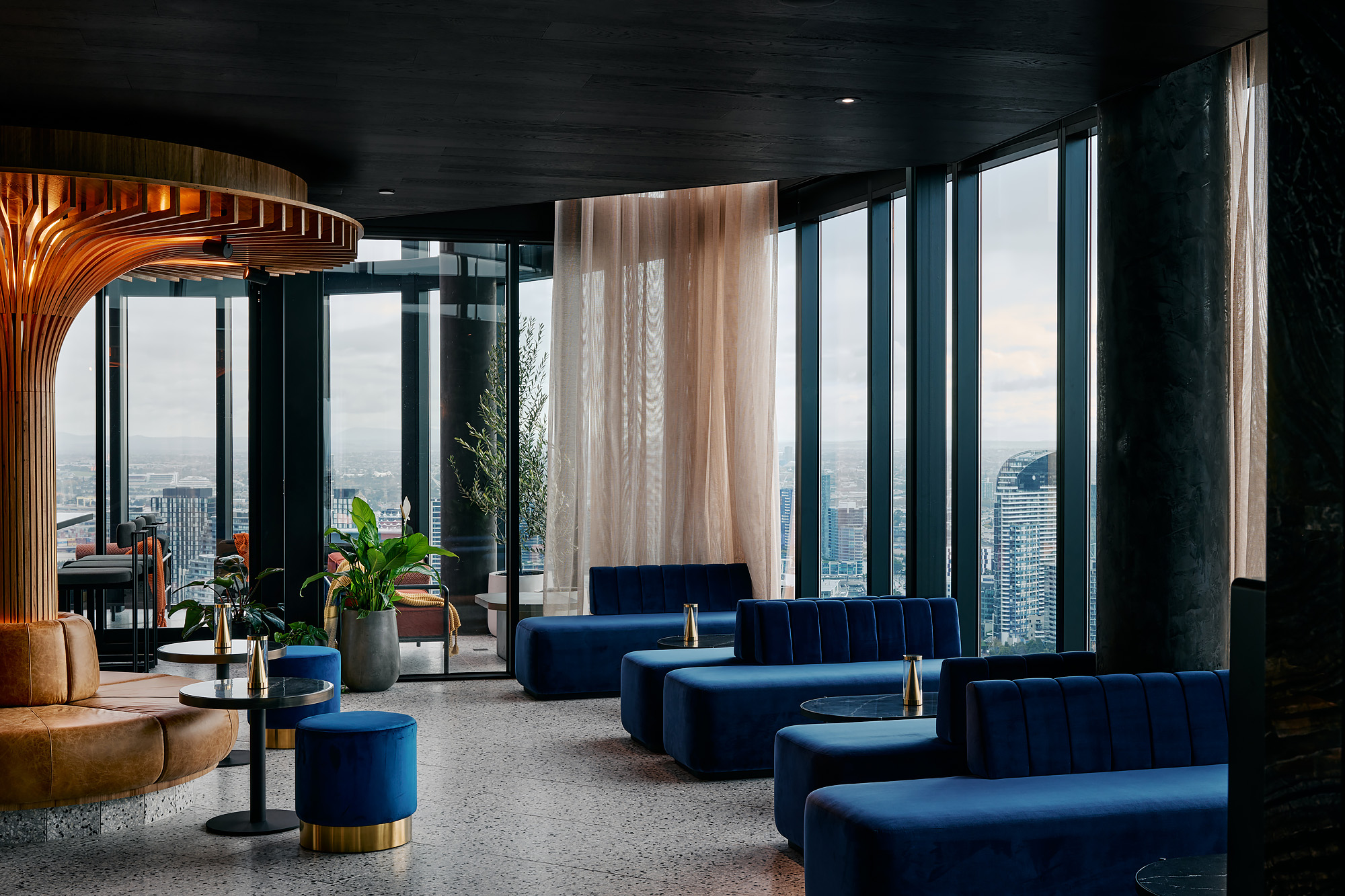 10 Highest Rooftop Bars In The World Strato Melbourne