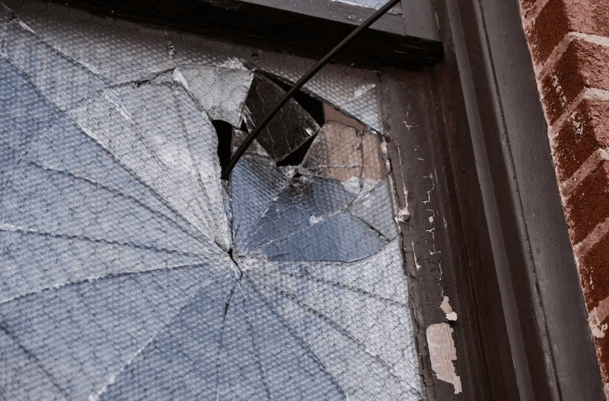Teoría de la ventana rota ¿qué relación tiene con la seguridad de tu planta? Teoría de la ventana rota ¿qué relación tiene con la seguridad de tu planta?