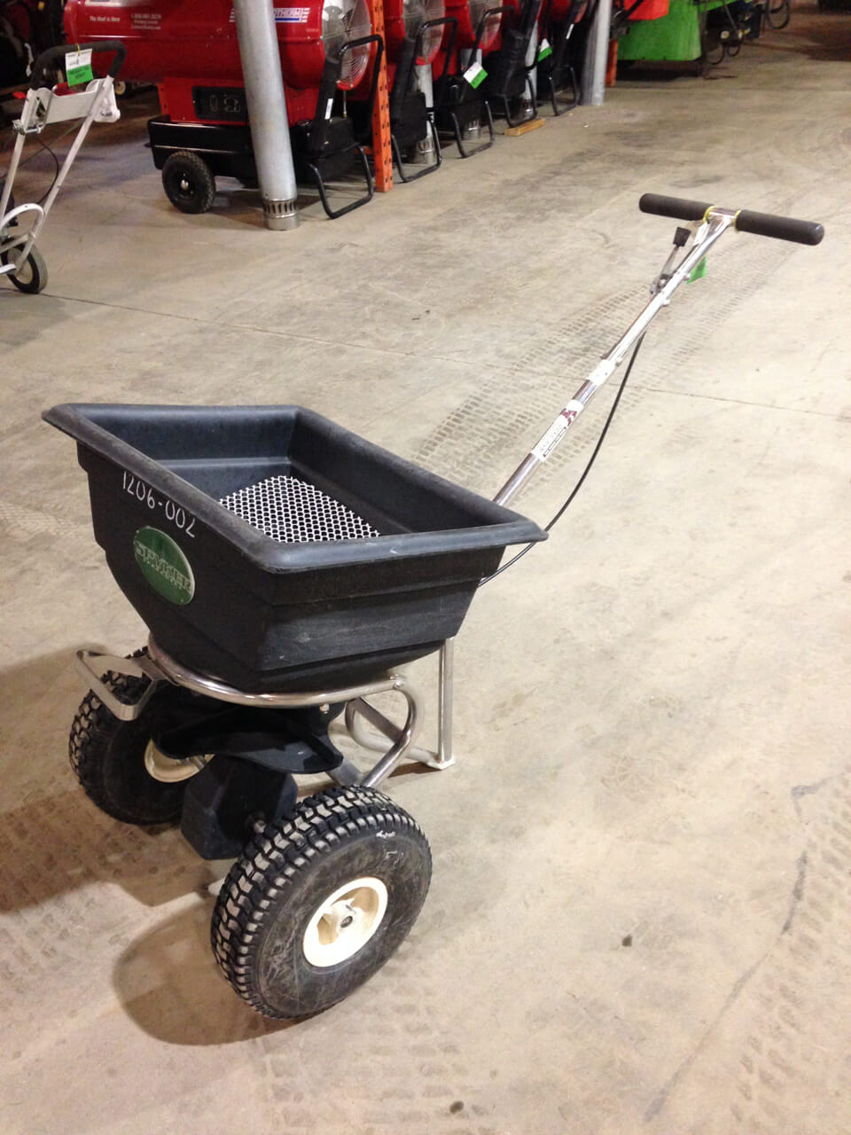 Spreader / Fertilizer / Seeder Commercial Type Riverside Rentals