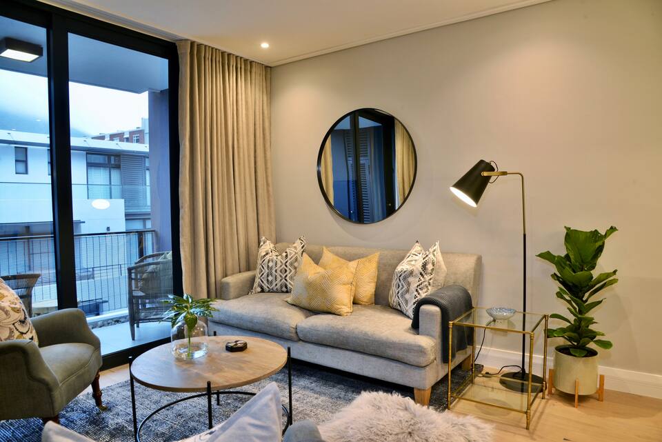 35 On Main 2 Bedroom Apt with balcony - Stay In Luxury