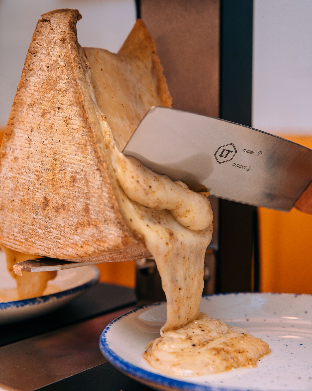 Restaurant Frometon à Chamonix MontBlanc Raclette & Fondue