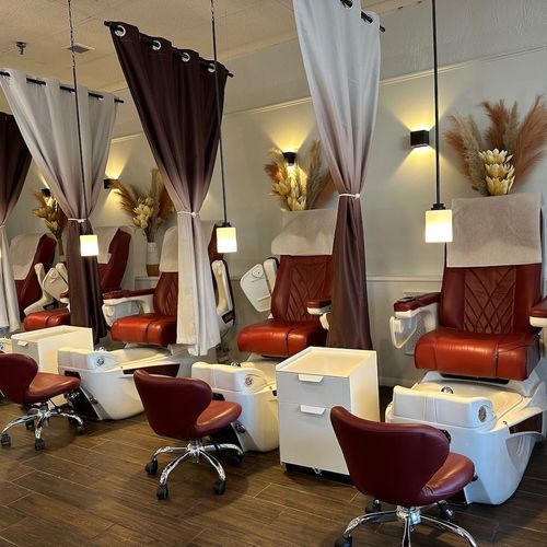 Lavish Nails & Spa Peabody