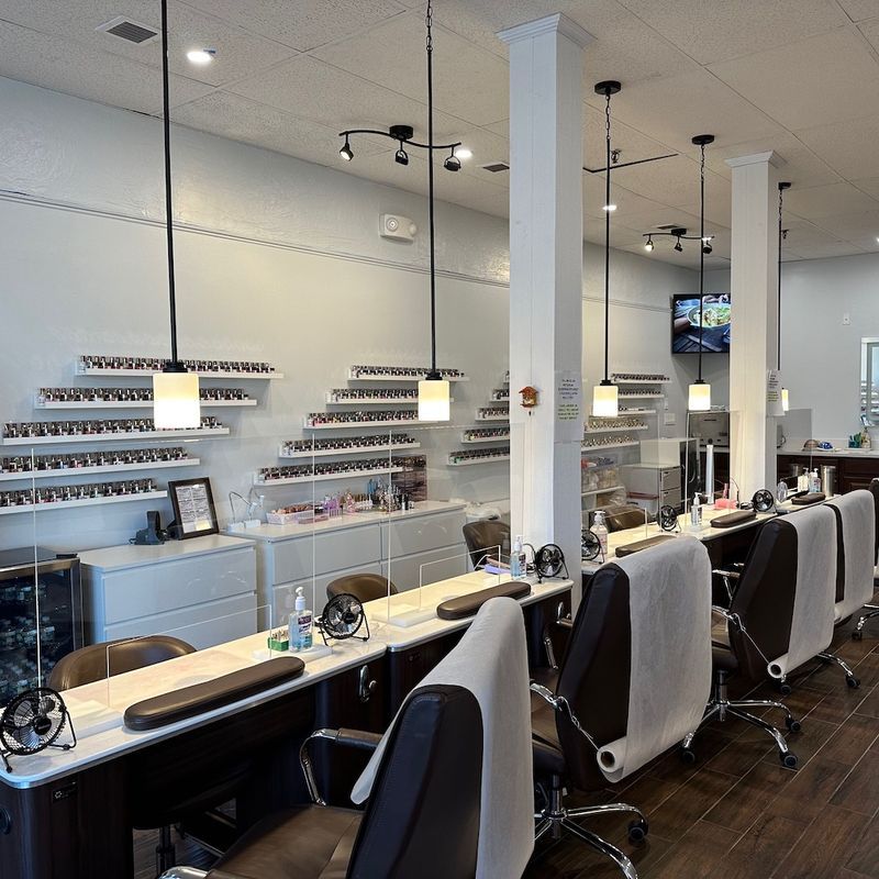 Lavish Nails & Spa Peabody