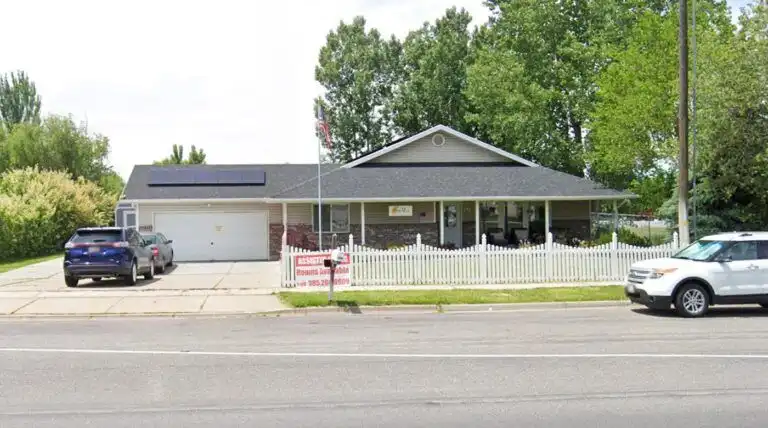 Beehive Homes of Roy Facility Image