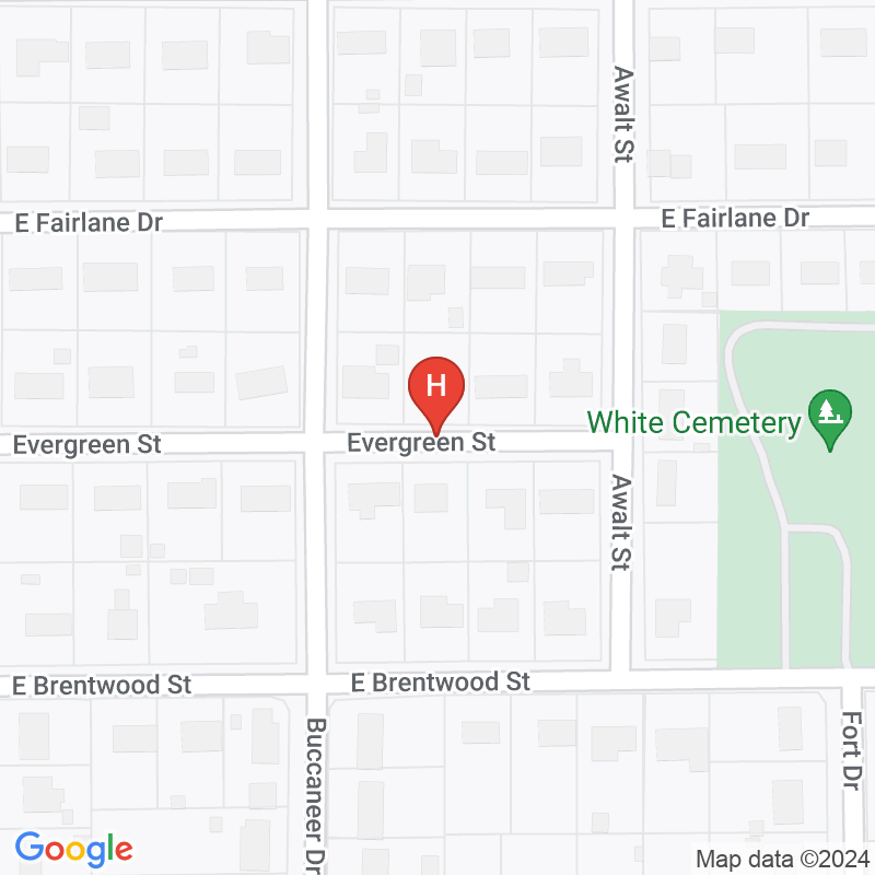 Pinetree Residence - 303 Evergreen St