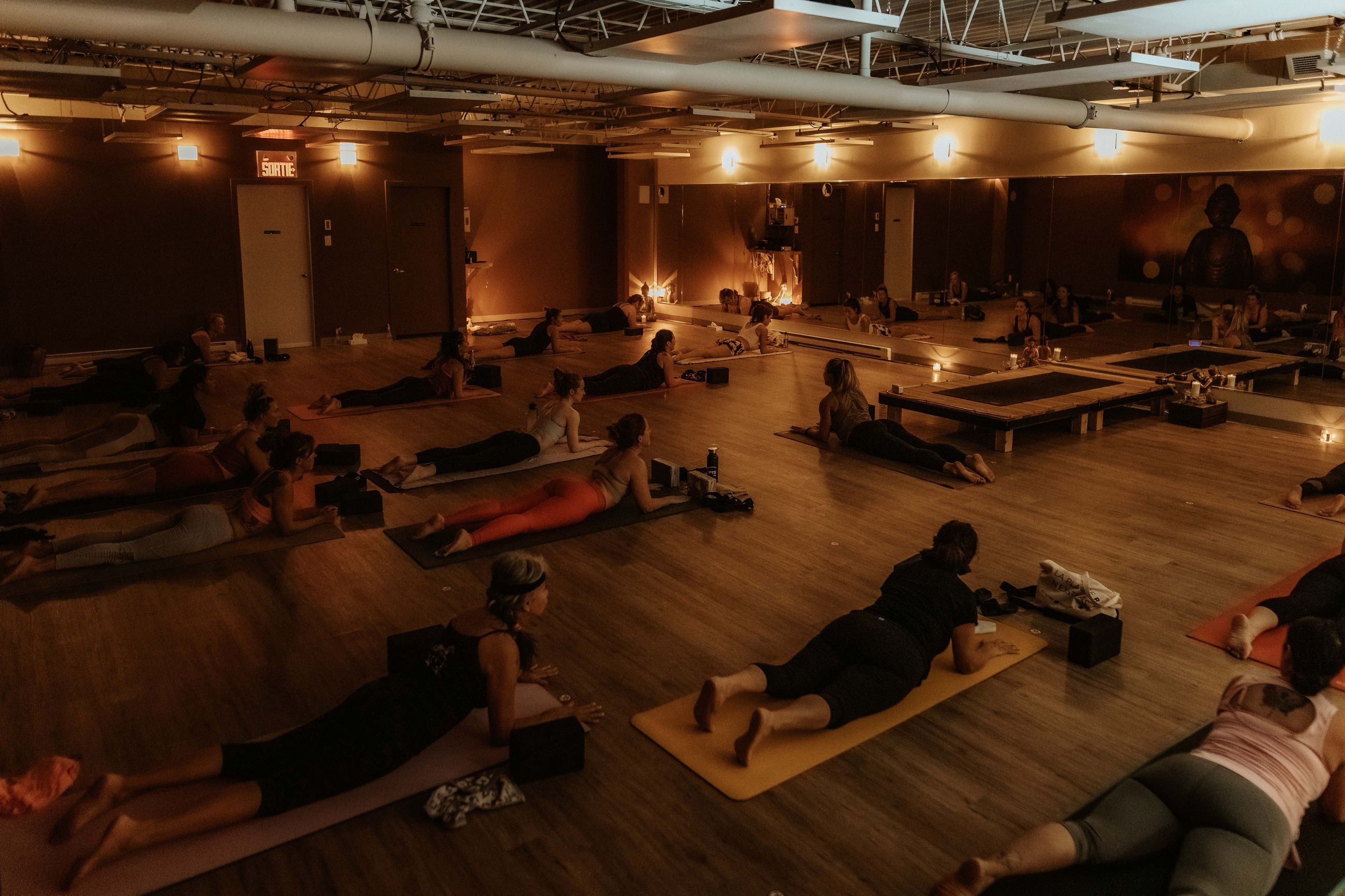 Idolem Yoga chaud Stjean