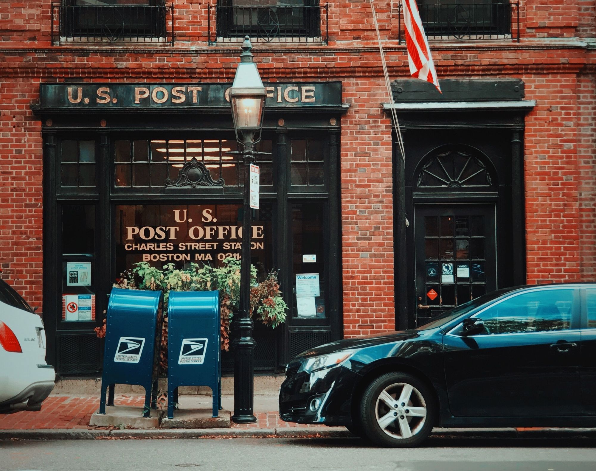 How Does Mail Forwarding Work With A USPS Change Of Address 