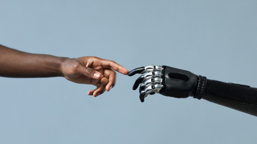 Balancing AI & Human Elements in Workplace Personalization