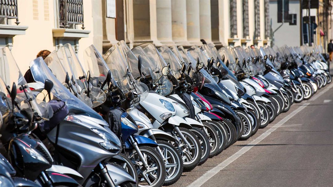 Location Scooter Marseille Garage et Atelier Low Cost Rent