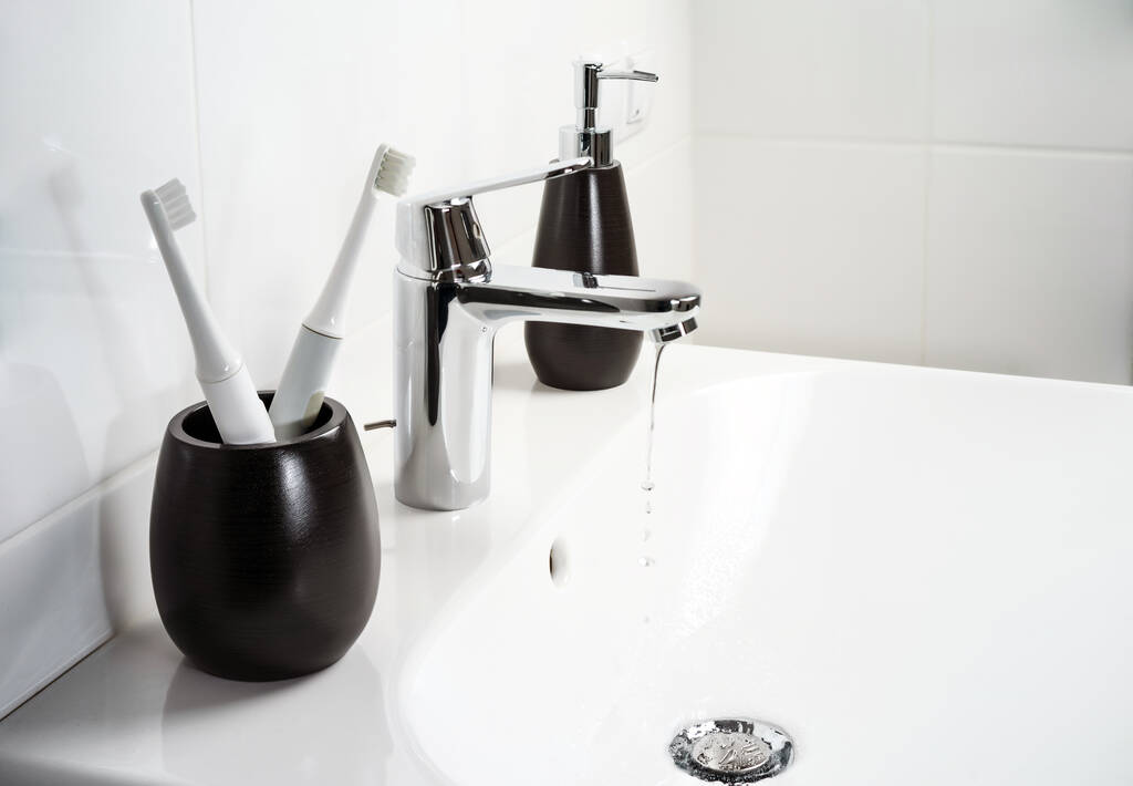 Top 15 Best Universal Sink Stoppers for Travel in 2023