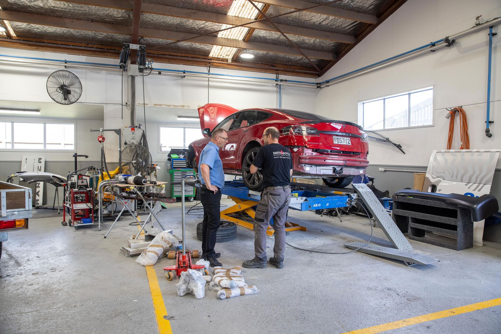 Who are Smith & Boyle Panel Beaters Tauranga