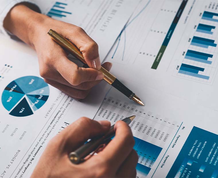 Top 10 Tips From Financial Experts To Help You Save Money