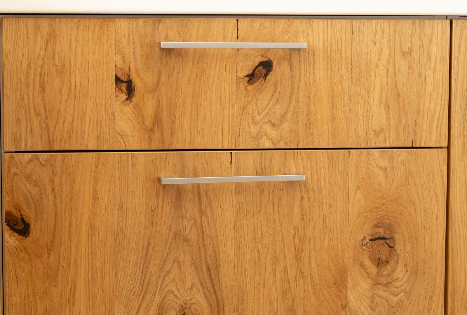 Design of kitchen cabinets from solid wood