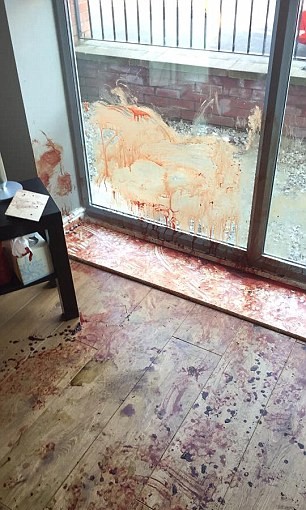 boo-machete-cambrioleurs-8