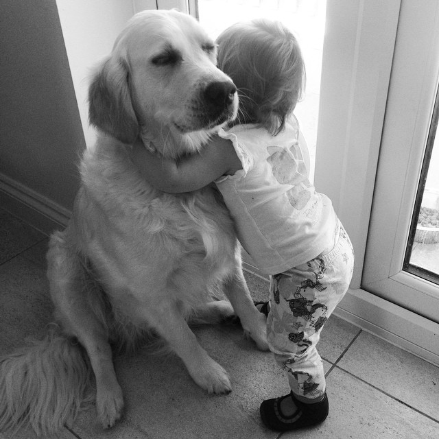 Bébé avec un chien