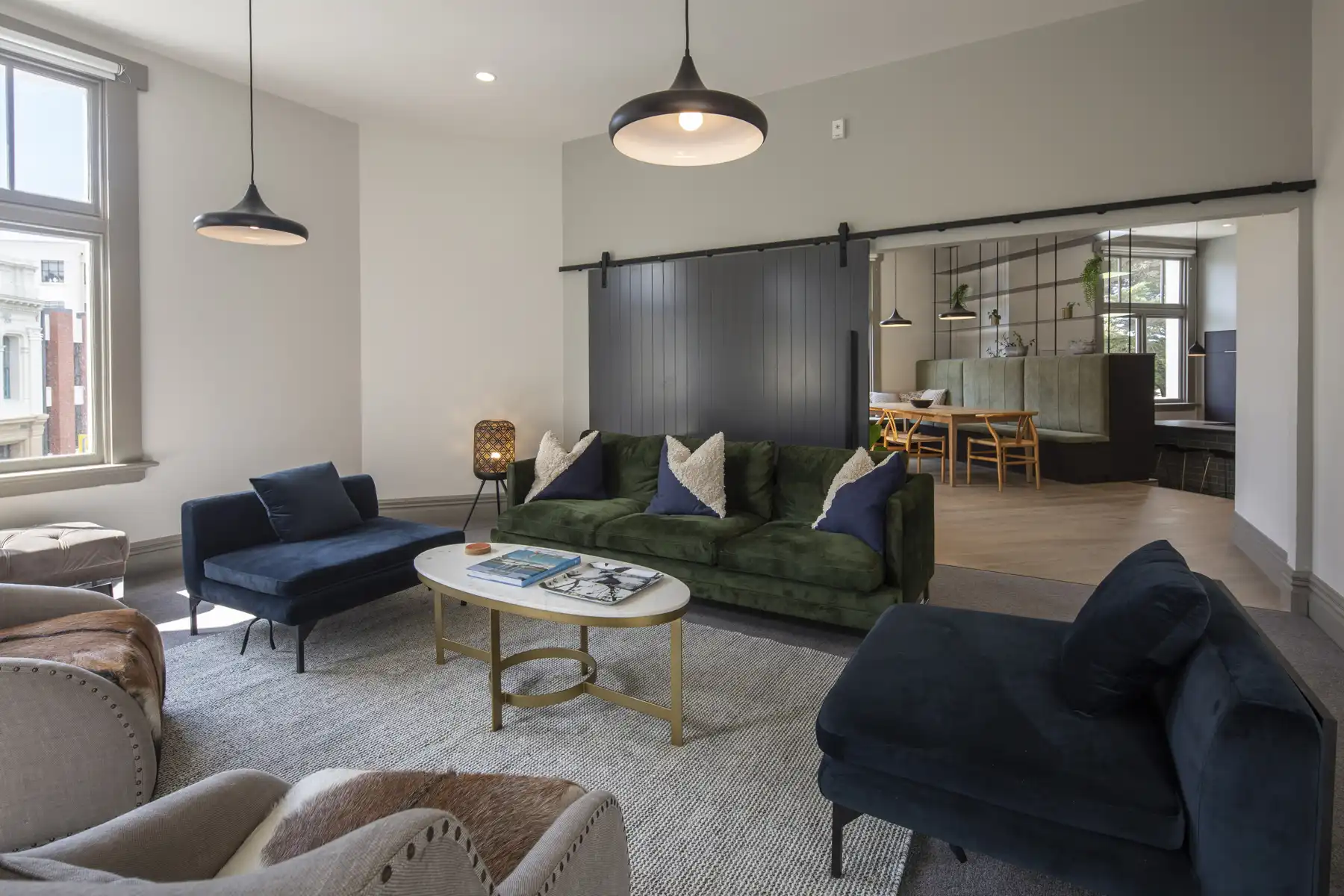 Burlington St Luxury Apartment Feldspar