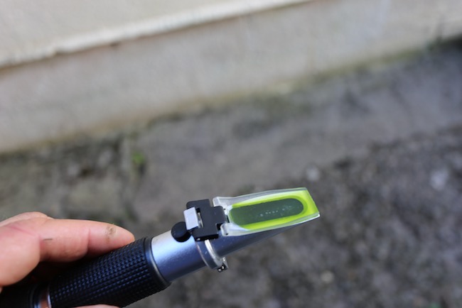 Refractometer to measure sweetness