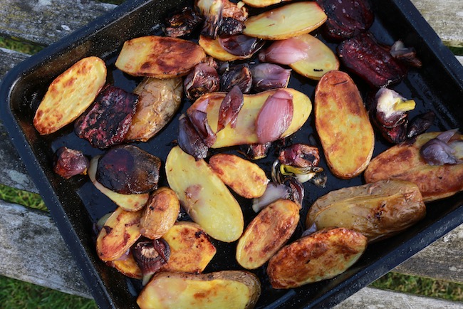 Same Charlotte roasted with onion and beetroot