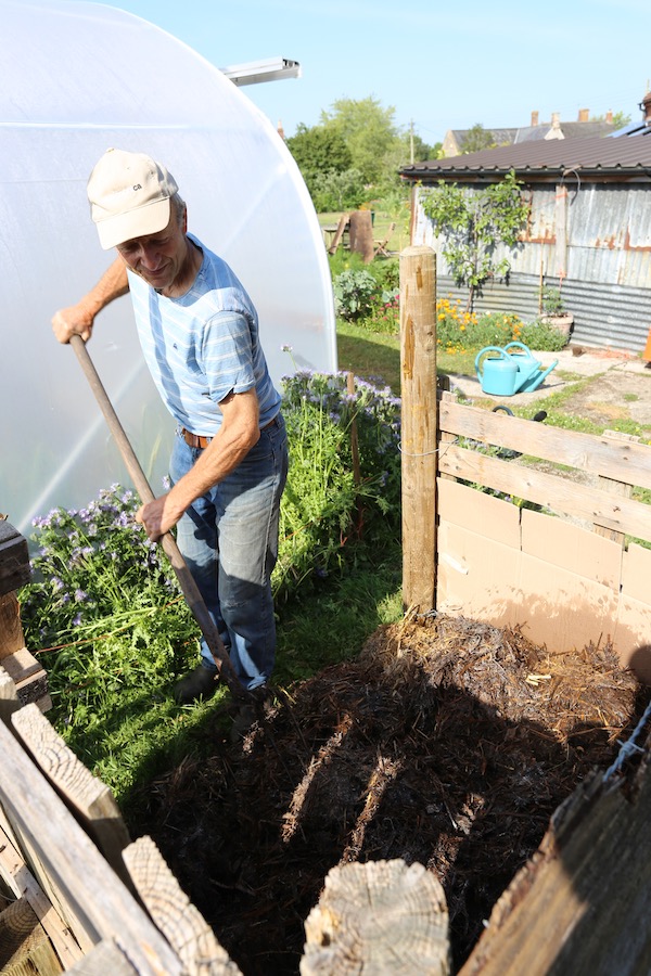Mixing the 2-3 month manure