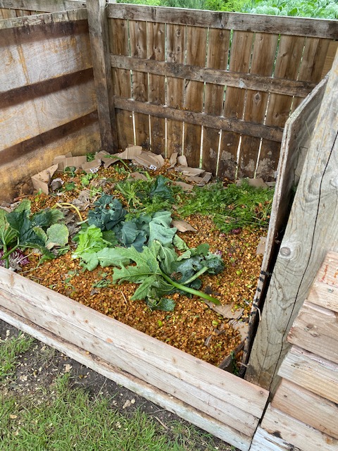First layers of the new compost heap
