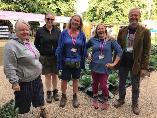 Hampton NDG Sara, Jan, Steph, Charry, Charles, photo Becky Searle