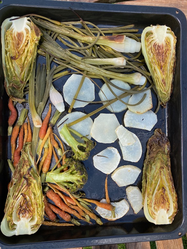 Late May, I roasted kohlrabi, turnip, cabbage, spring onion and carrot, 25min at 200C for the roots and 8 min for the greens