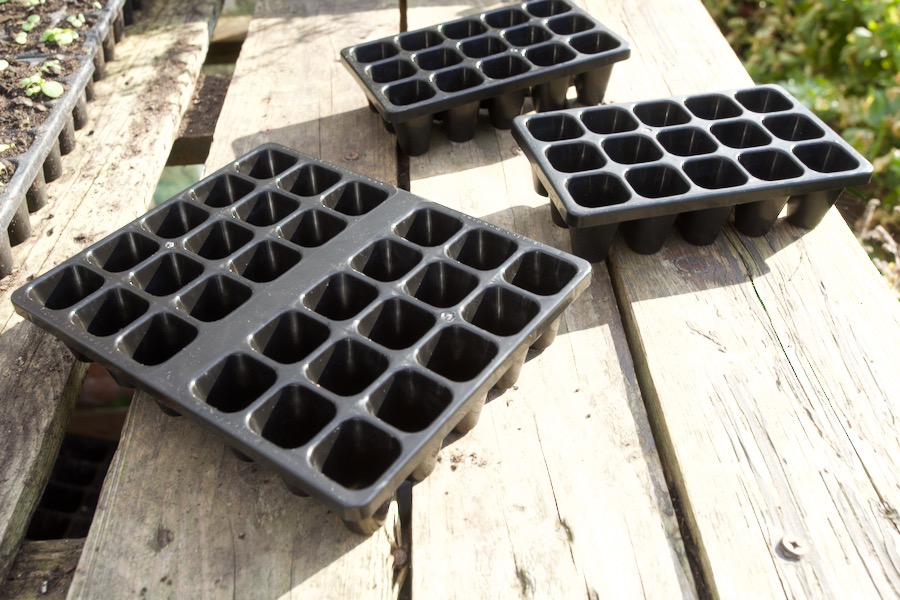 CD30 and CD15 module trays, polypropylene is very durable and has smooth sides for easy root removal