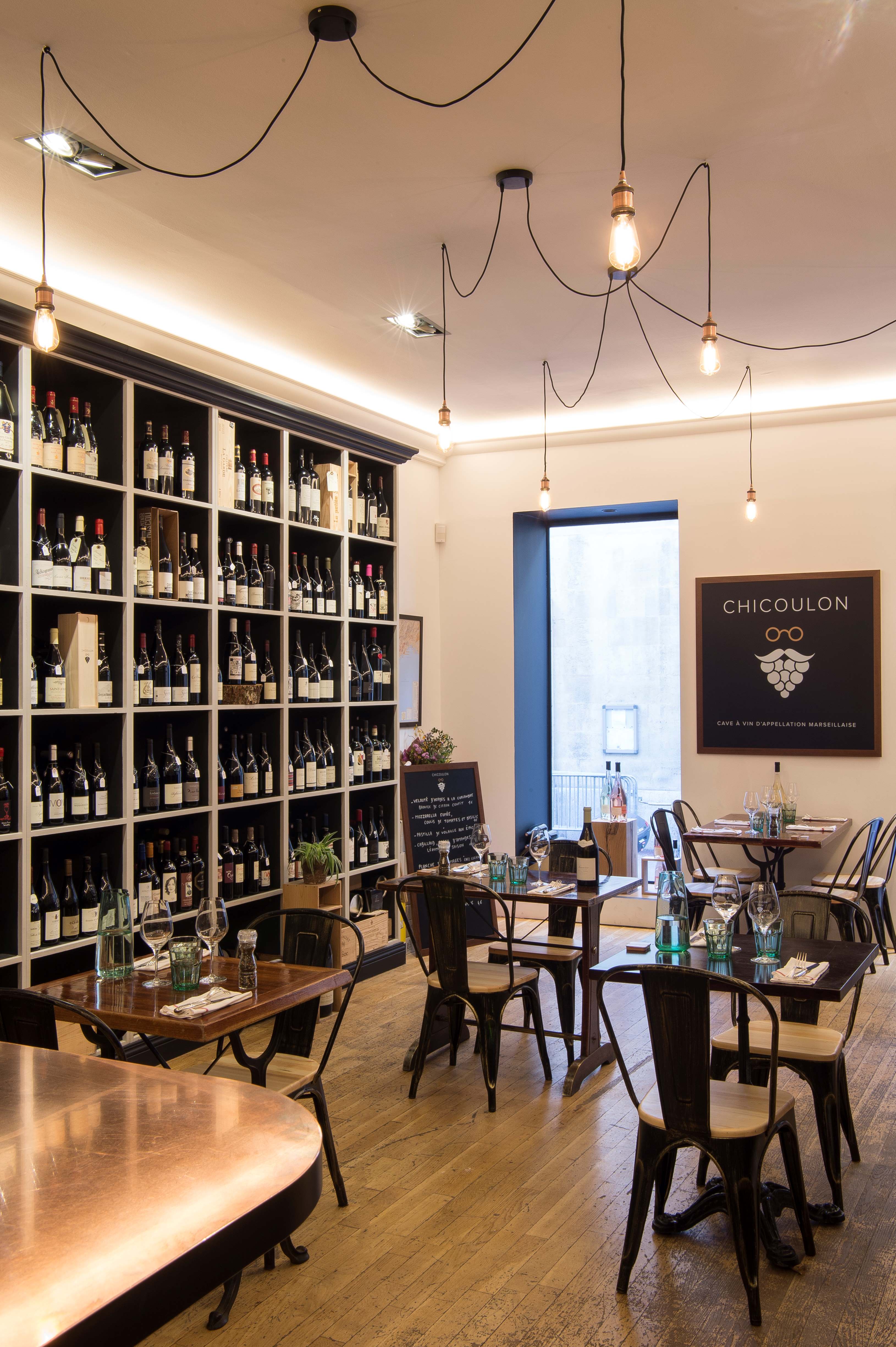 Le Chicoulon: une cave à vin d’appellation marseillaise aux airs de micro-bistrot