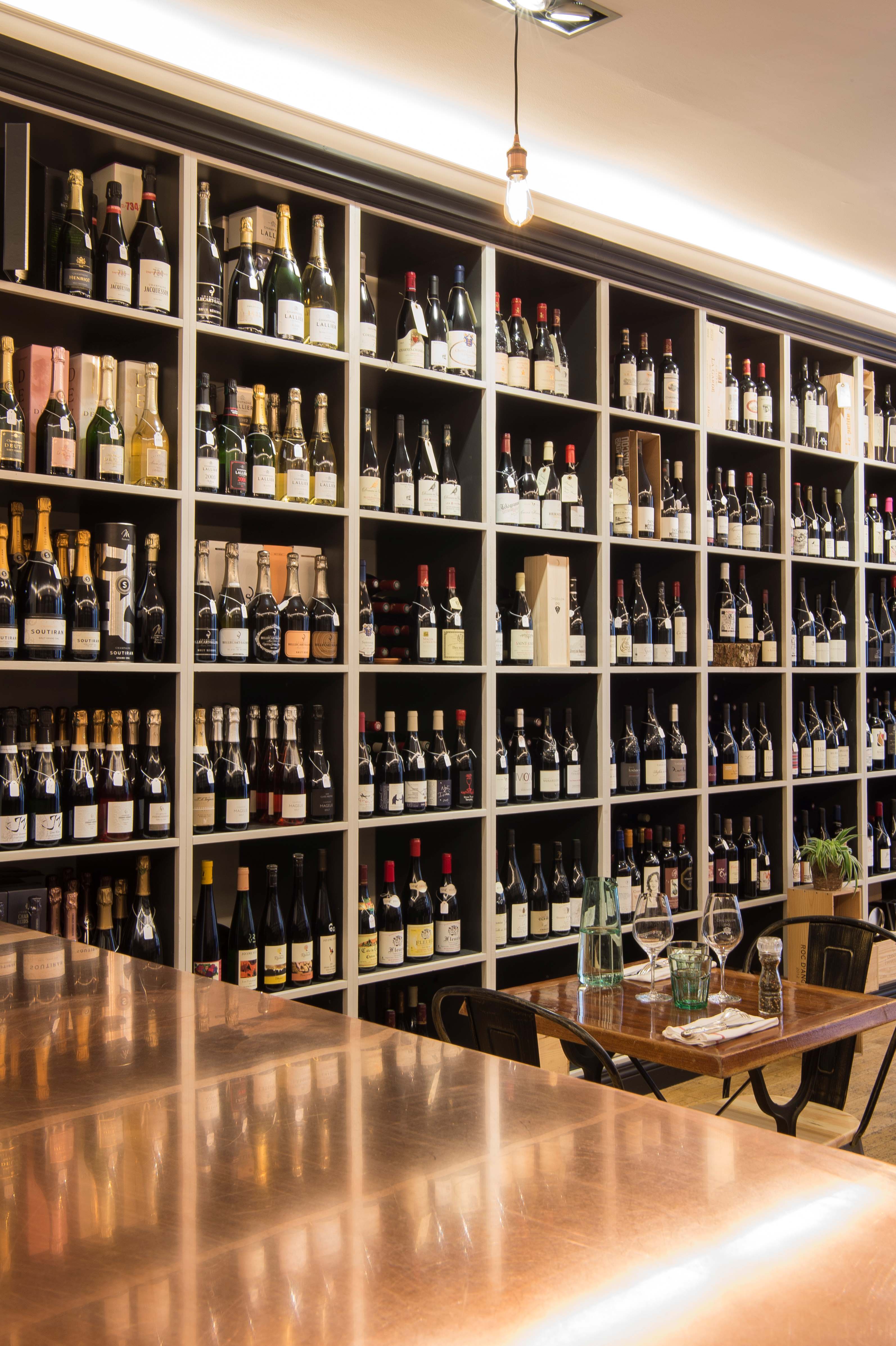 Le Chicoulon: une cave à vin d’appellation marseillaise aux airs de micro-bistrot