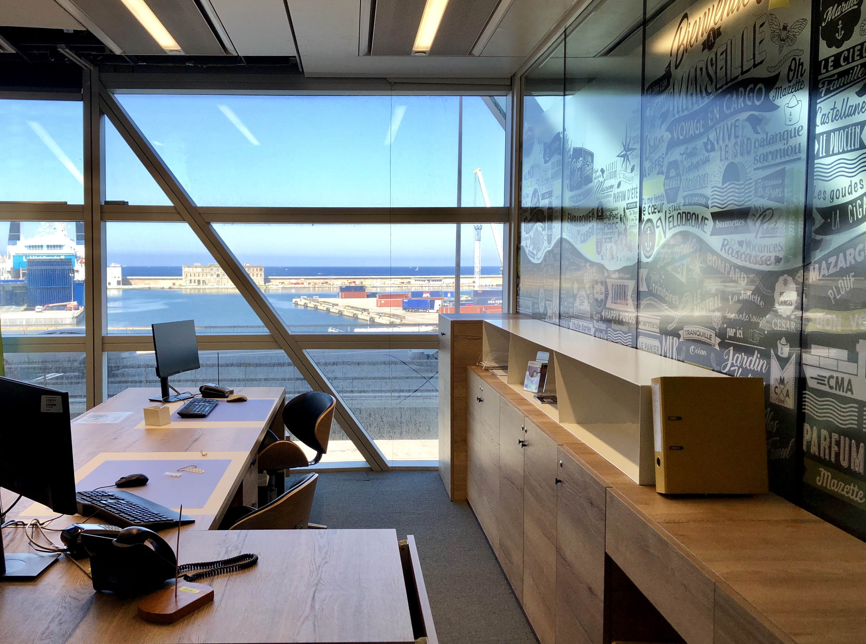 Bureaux du comité d'entreprise de la Tour CMA-CGM 